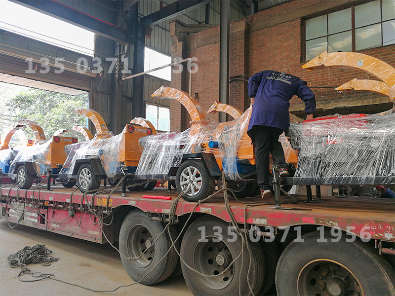 移動樹枝粉碎設(shè)備