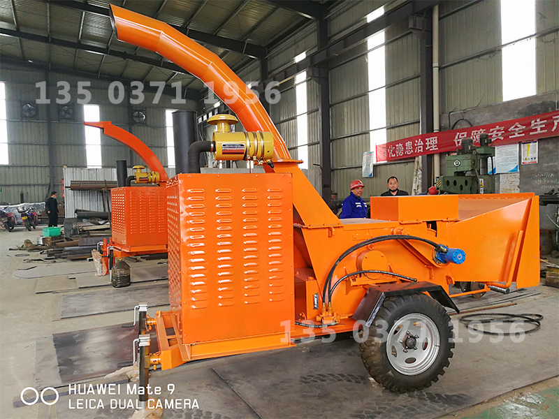 履帶式小型樹枝粉碎機