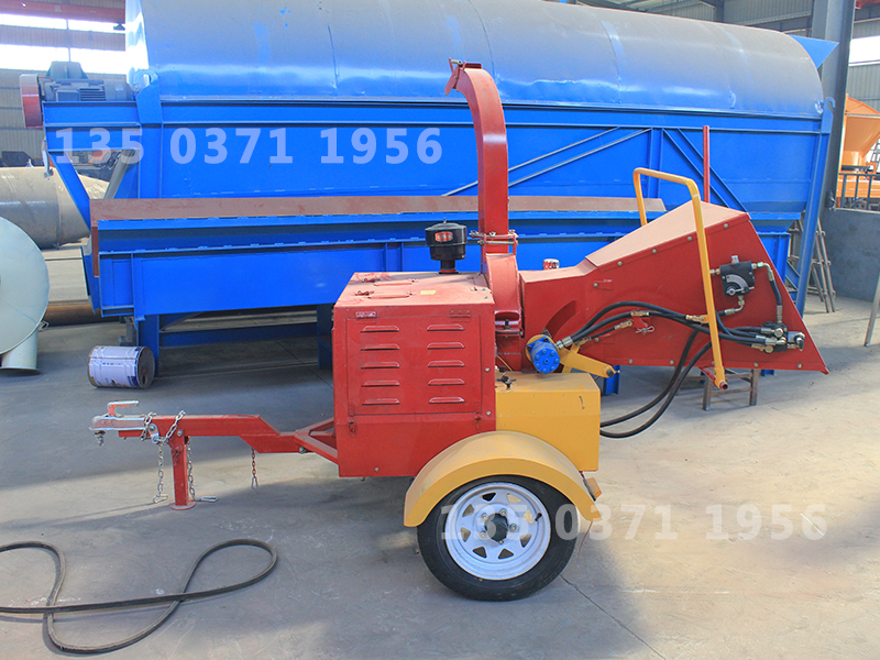 自走樹枝粉碎機(jī)