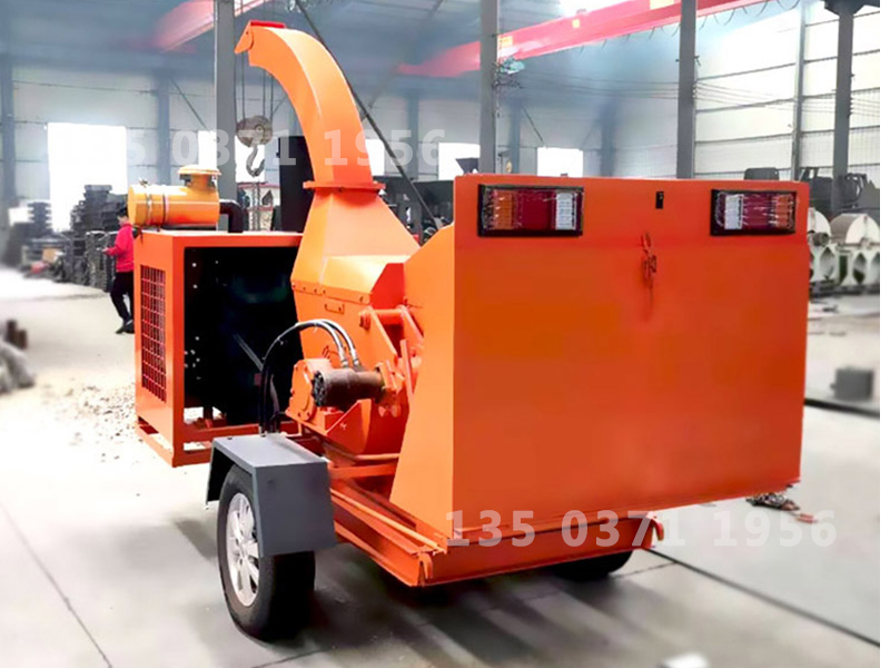 拖拉機帶樹枝粉碎機