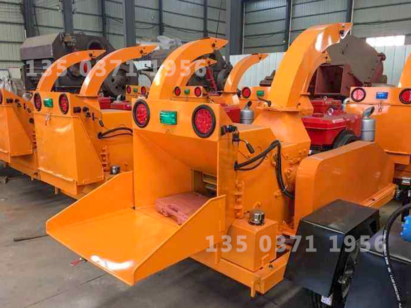 樹枝移動(dòng)式粉碎機(jī)