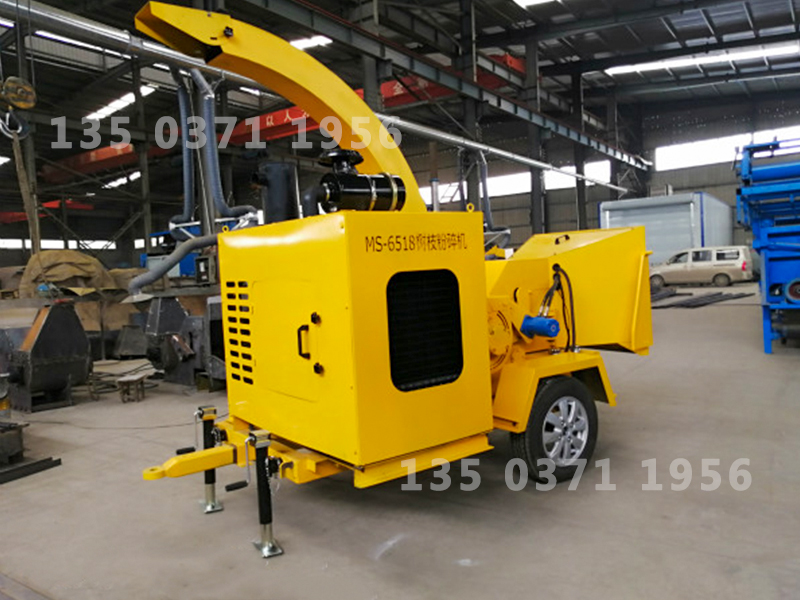 行走式樹枝粉碎機(jī)