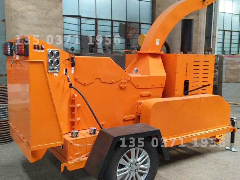 移動(dòng)園林樹(shù)枝粉碎機(jī)